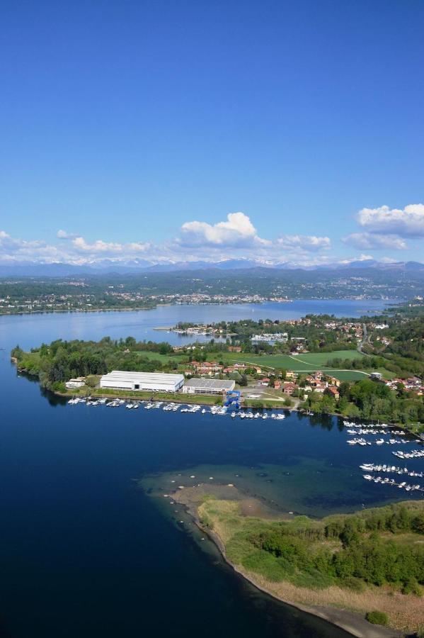 Hotel Houseboat Noemi Yacht Club Marina Di Verbella Lisanza Zewnętrze zdjęcie