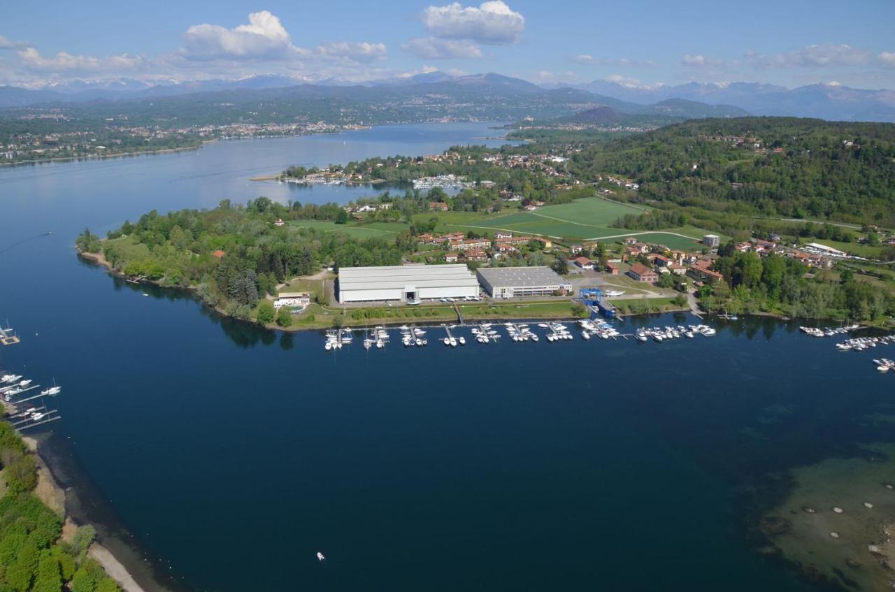 Hotel Houseboat Noemi Yacht Club Marina Di Verbella Lisanza Zewnętrze zdjęcie